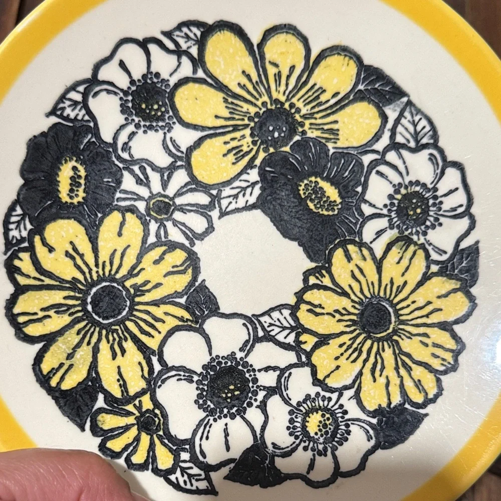 Homer Laughlin Dec Stone Plate Floral Yellow and Black Plate